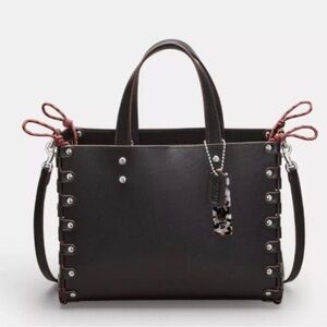 Coach Coachtopia CO667 Medium Re Laceable Tote In Coachtopia Leather Black